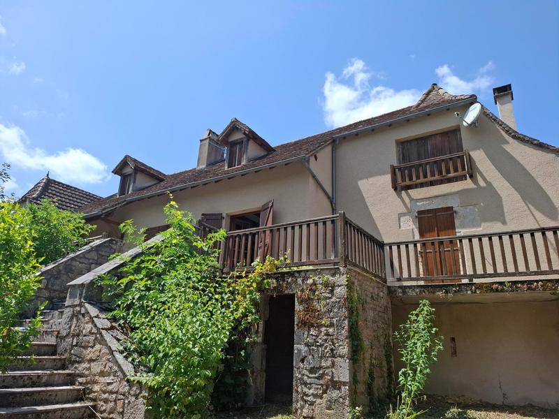 Maison - 180 m² - 8 pièces