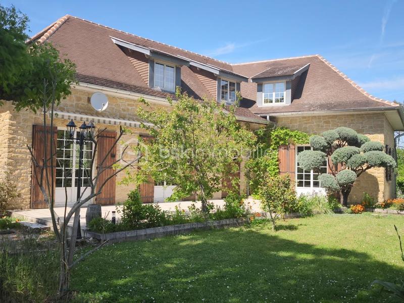 Maison - 171 m² - 8 pièces