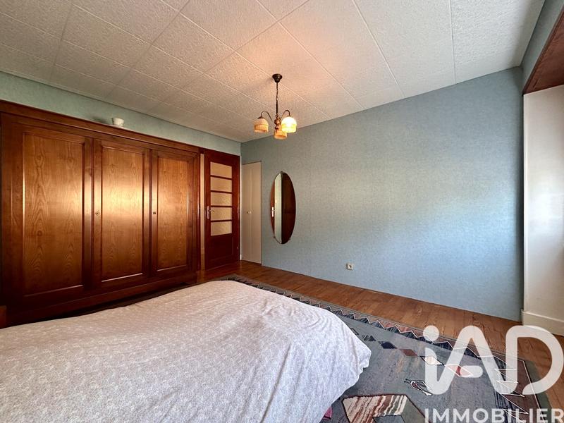 Maison - 187 m² - 9 pièces