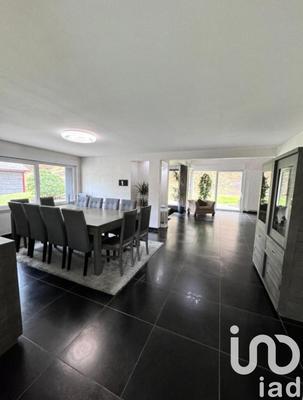 Maison de maîtres - 352 m² - 13 pièces