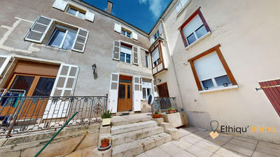 Maison - 287 m² - 8 pièces