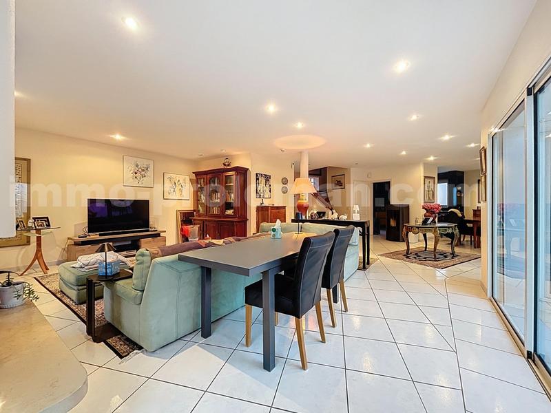 Maison - 180 m² - 5 pièces