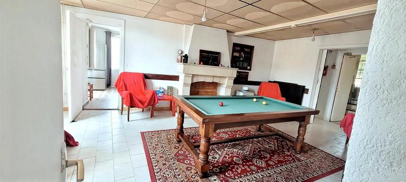 Maison - 230 m² - 14 pièces