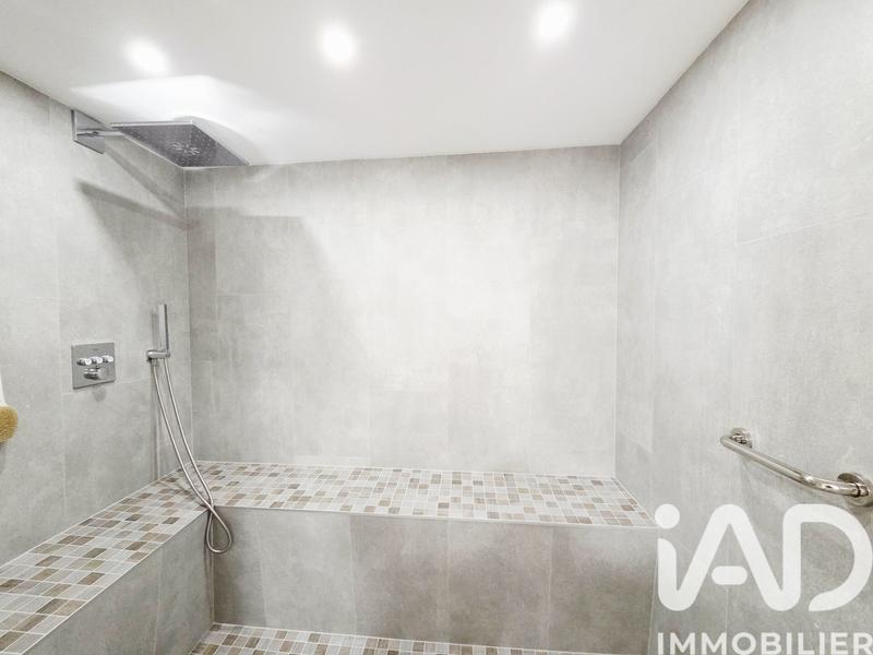 Maison - 183 m² - 10 pièces