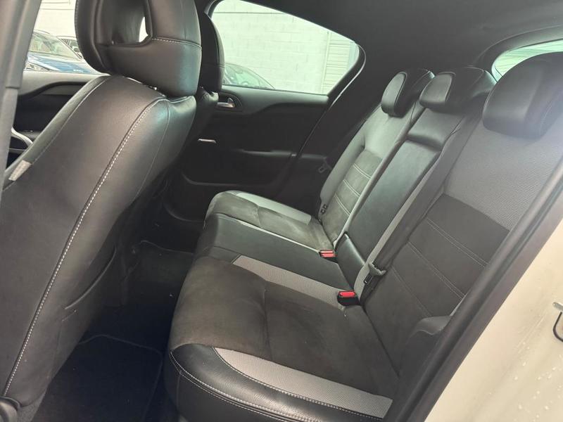 Ds Ds 4 1.2 130 So Chic - Distri Ok