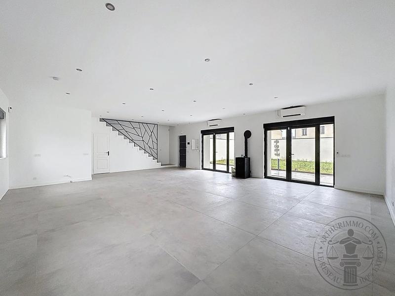 Maison - 194 m² - 7 pièces