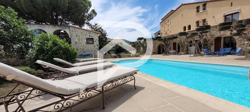 Demeure - 259 m² - 11 pièces