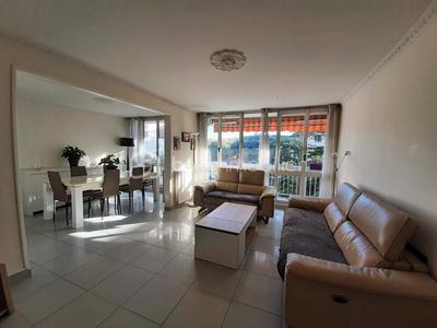 Appartement - 94 m² - 4 pièces