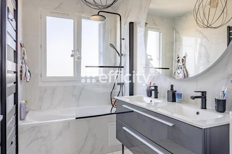 Appartement - 110 m² - 6 pièces