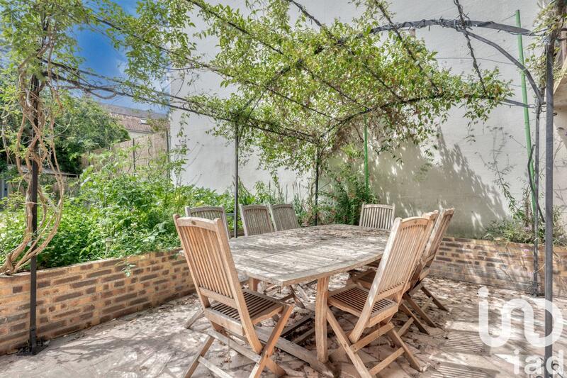 Maison - 210 m² - 8 pièces