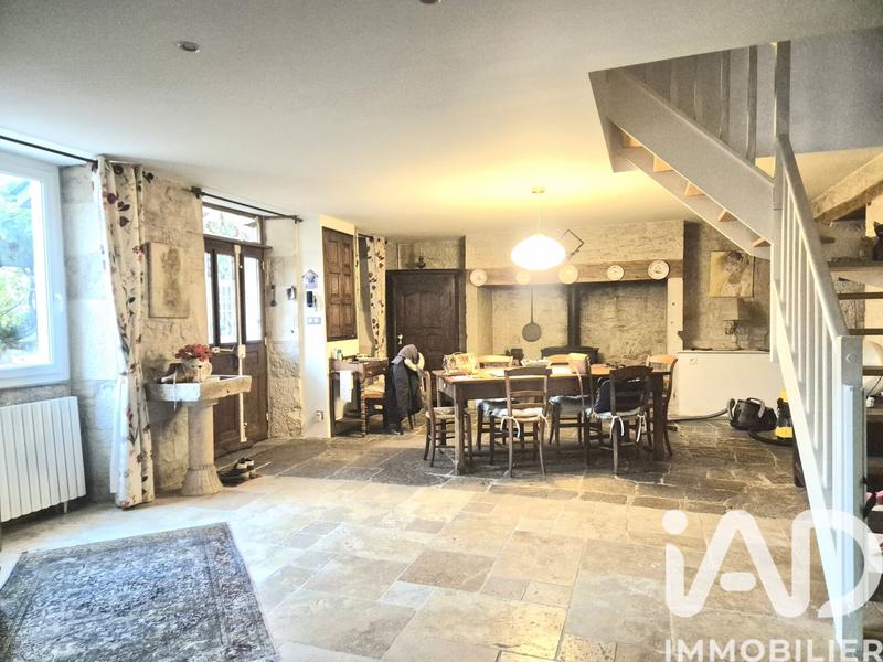 Maison - 180 m² - 5 pièces