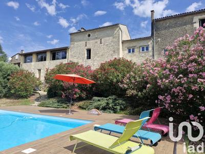 Maison - 230 m² - 6 pièces