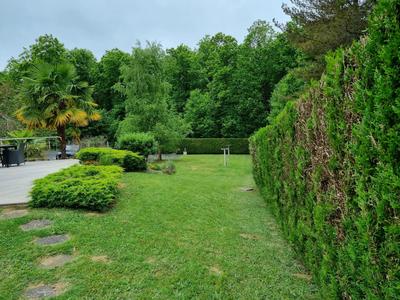 Maison - 260 m² - 9 pièces