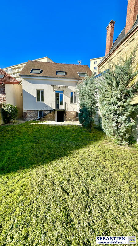 Maison - 122 m² - 8 pièces