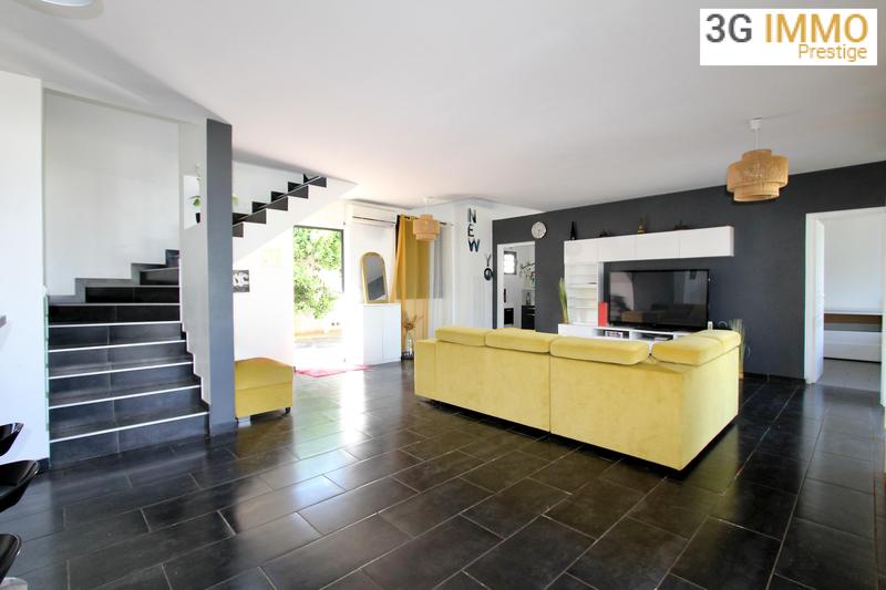Maison - 140 m² - 8 pièces