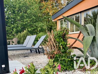 Maison - 240 m² - 8 pièces