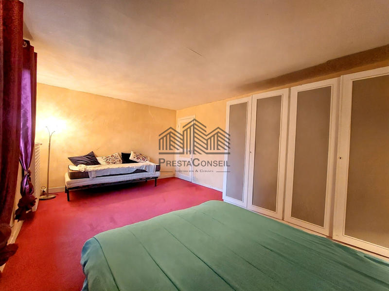 Propriété - 272 m² - 7 pièces