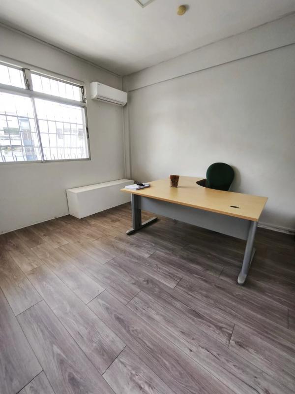 Bureau - 113 m² - 5 pièces