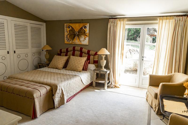 Maison - 438 m² - 15 pièces