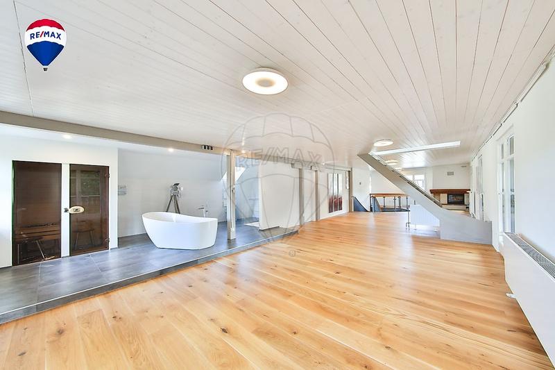 Maison - 252 m² - 10 pièces