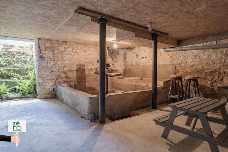 Maison - 209 m² - 7 pièces