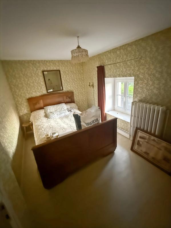 Maison en pierre - 130 m² - 9 pièces