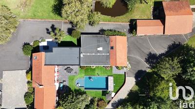 Maison - 324 m² - 10 pièces