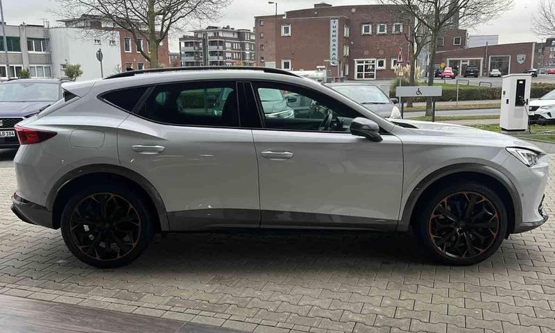 Cupra Formentor Vz 245 Hybride Rechargeable / Toit Ouvrant Attache Remorque Volant Super Sport Pack Xl