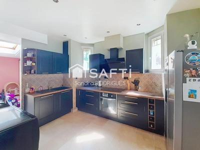 Maison - 160 m² - 8 pièces