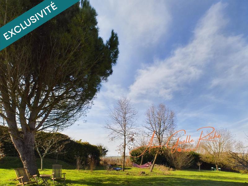 Maison - 300 m² - 16 pièces