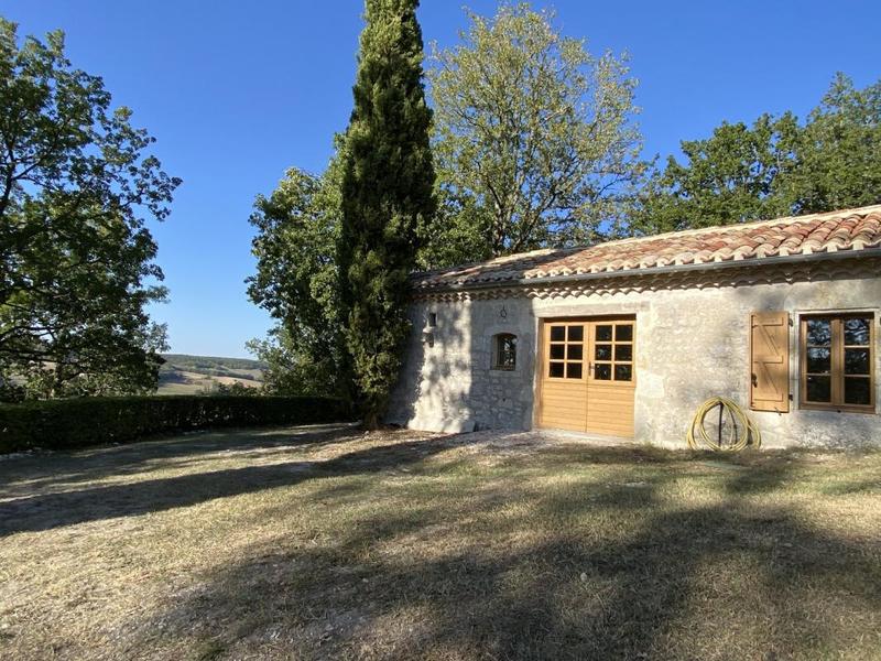 Propriété - 249 m² - 7 pièces