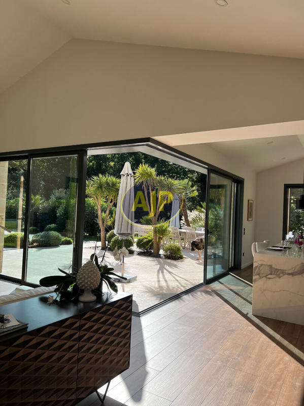 Maison d'architecte - 197 m² - 7 pièces