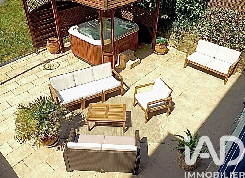 Maison - 96 m² - 5 pièces