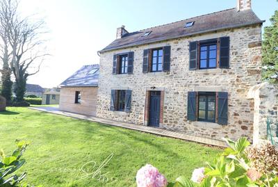 Maison - 128 m² - 8 pièces