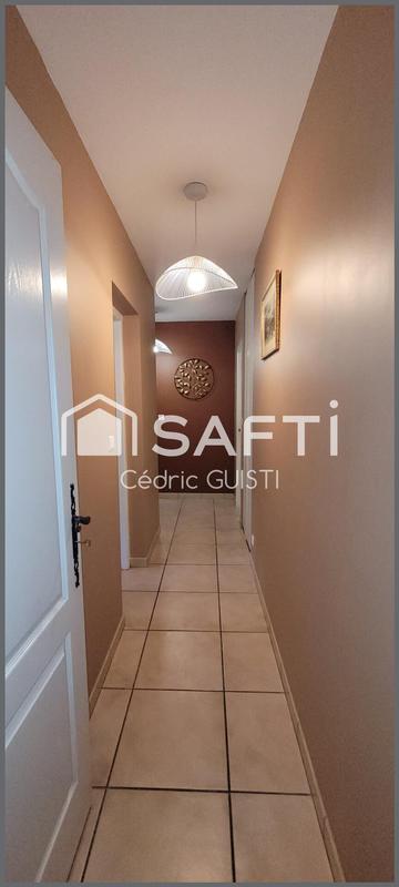 Maison - 200 m² - 7 pièces