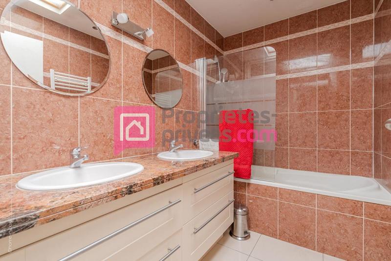 Appartement - 146 m² - 6 pièces