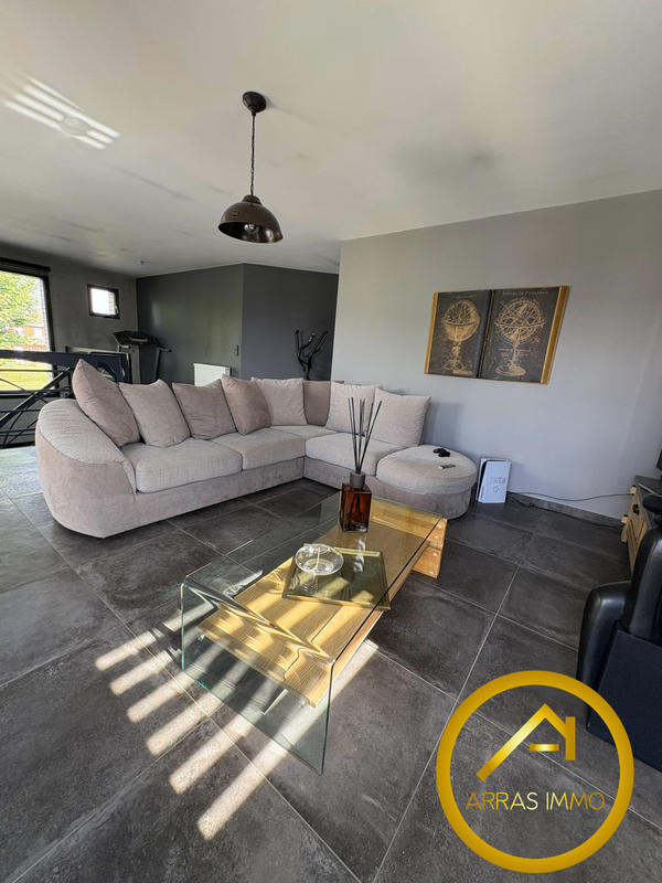 Maison - 208 m² - 8 pièces