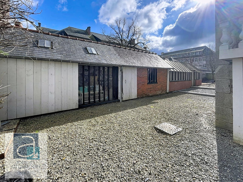 Maison - 220 m² - 7 pièces