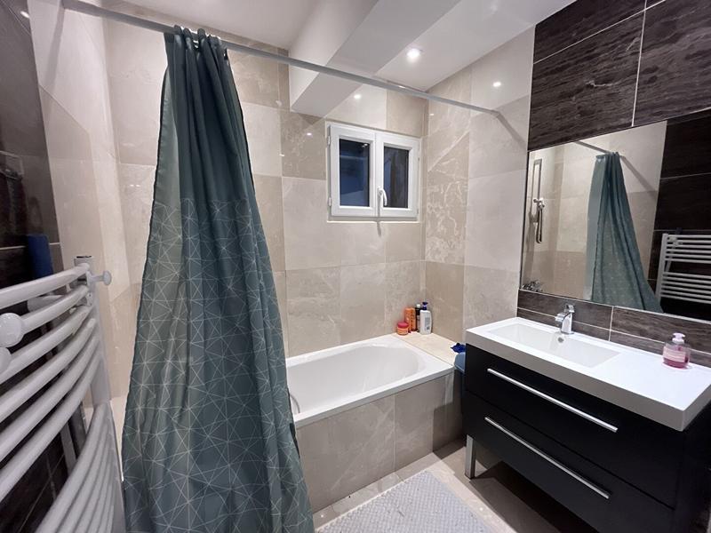 Villa - 140 m² - 6 pièces