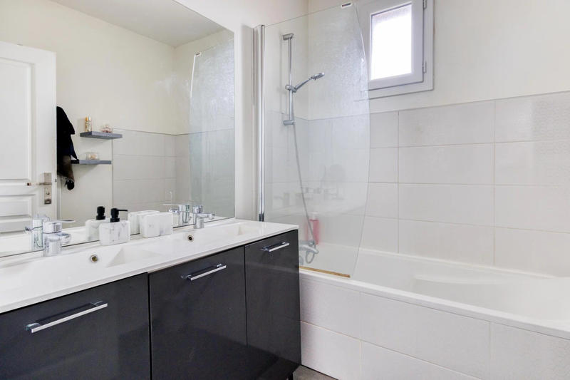 Maison - 85 m² - 5 pièces