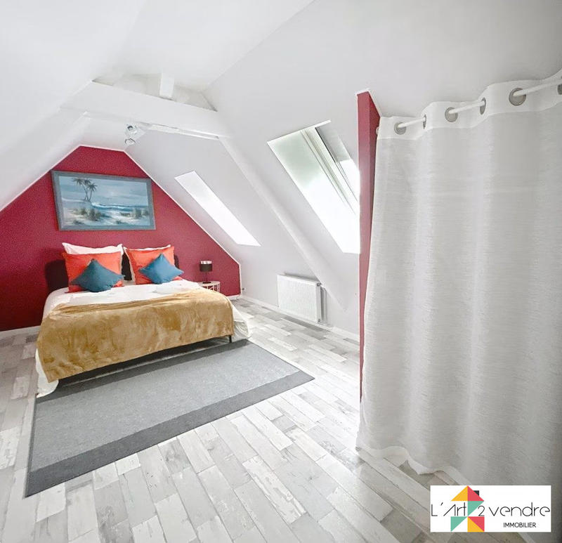 Maison ancienne - 325 m² - 11 pièces