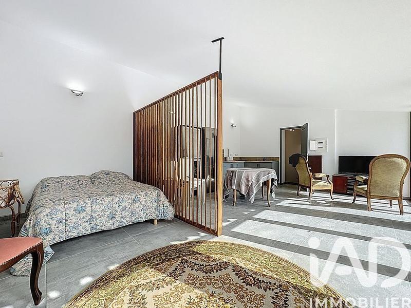 Maison - 284 m² - 10 pièces