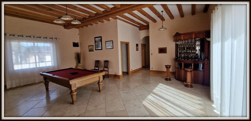 Maison - 290 m² - 8 pièces