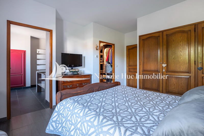 Maison - 204 m² - 7 pièces