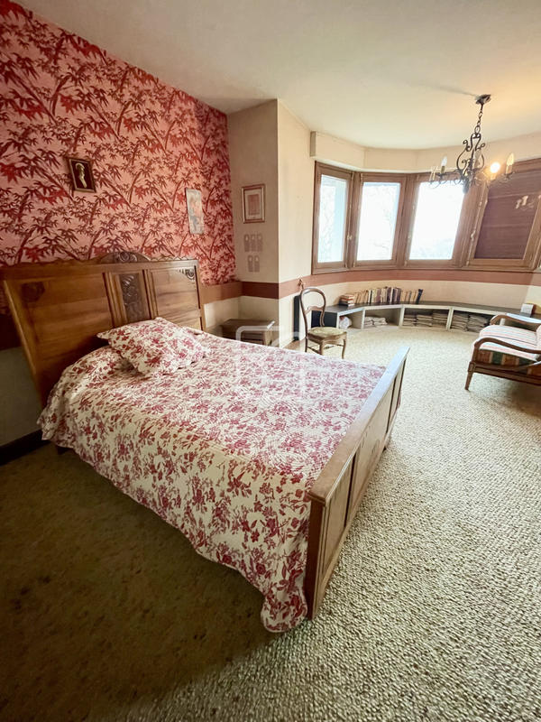 Maison - 333 m² - 8 pièces