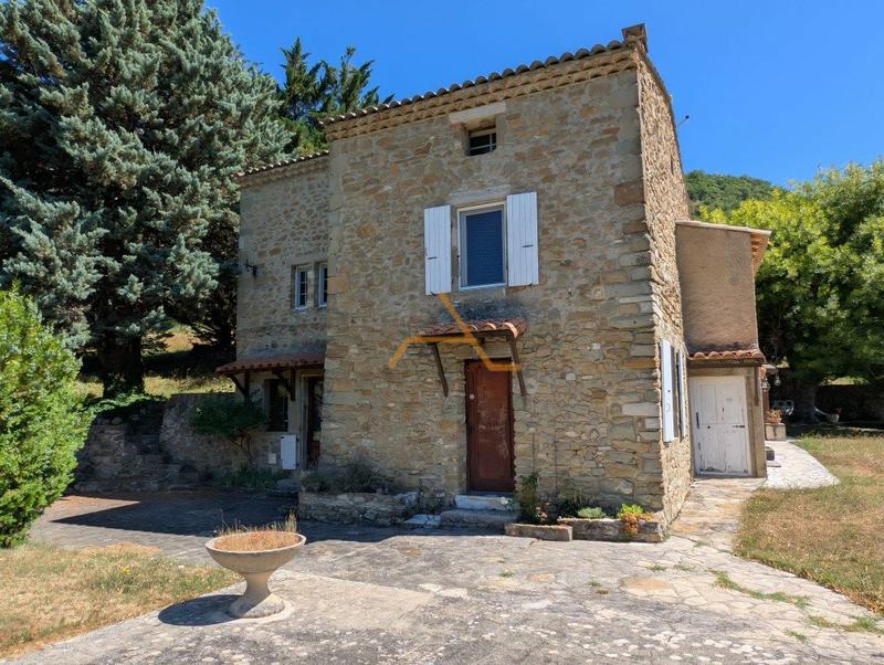 Maison en pierre - 140 m² - 6 pièces