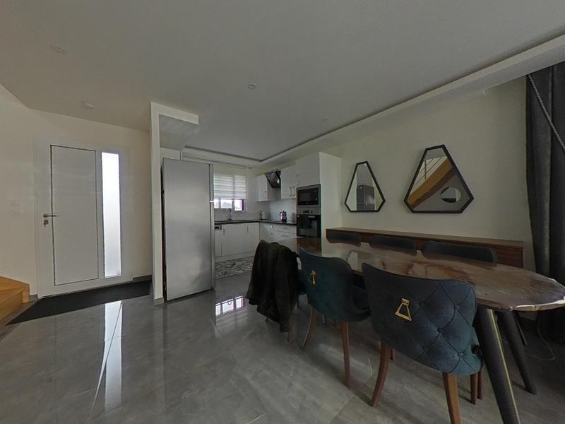 Maison - 113 m² - 5 pièces