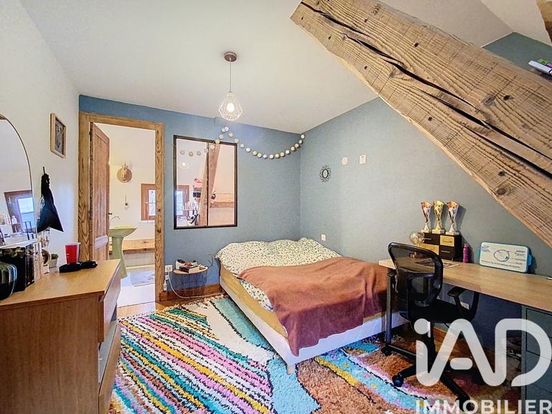 Maison - 234 m² - 7 pièces