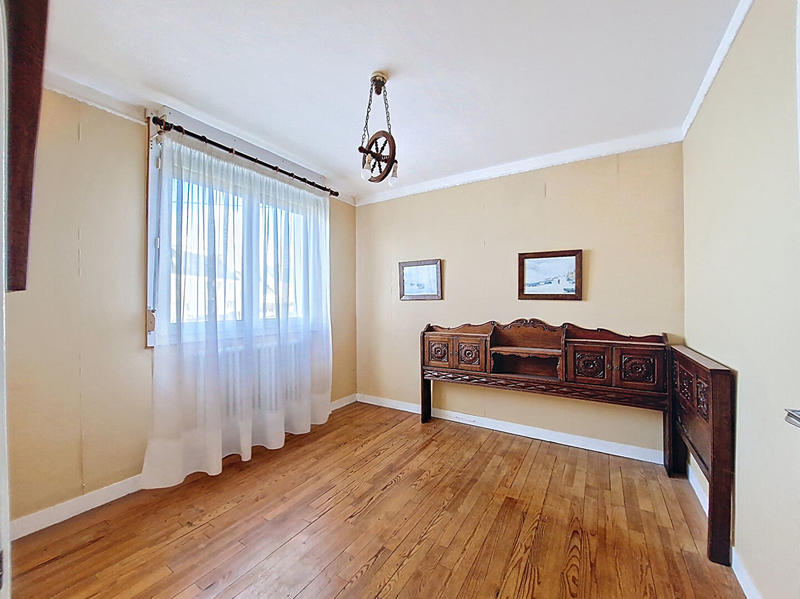 Maison - 127 m² - 9 pièces