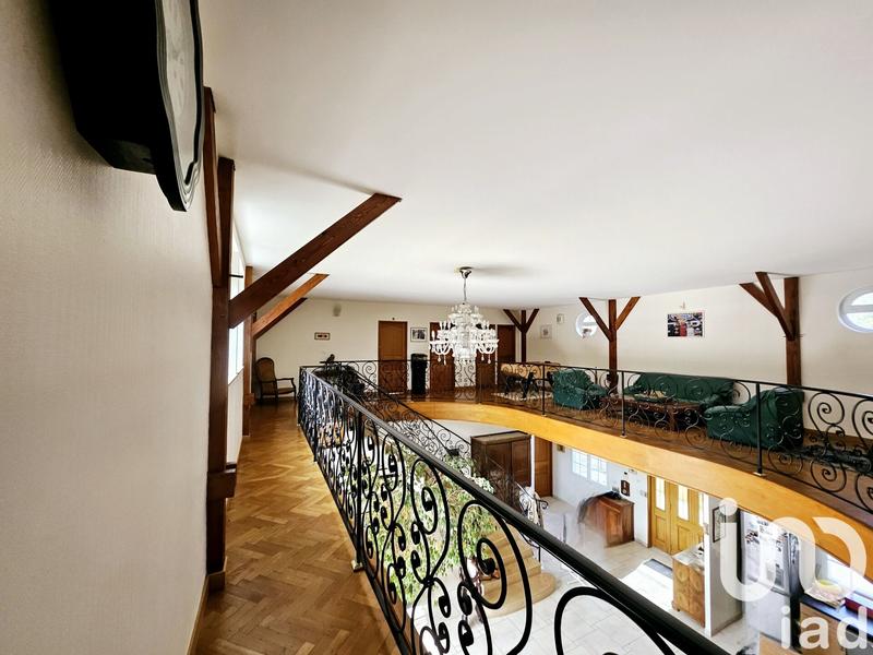 Maison - 360 m² - 10 pièces